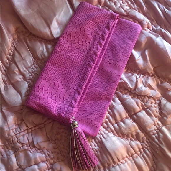 twelveNYC RARE Bloomingdales Pink Reptile Clutch - Picture 2 of 8